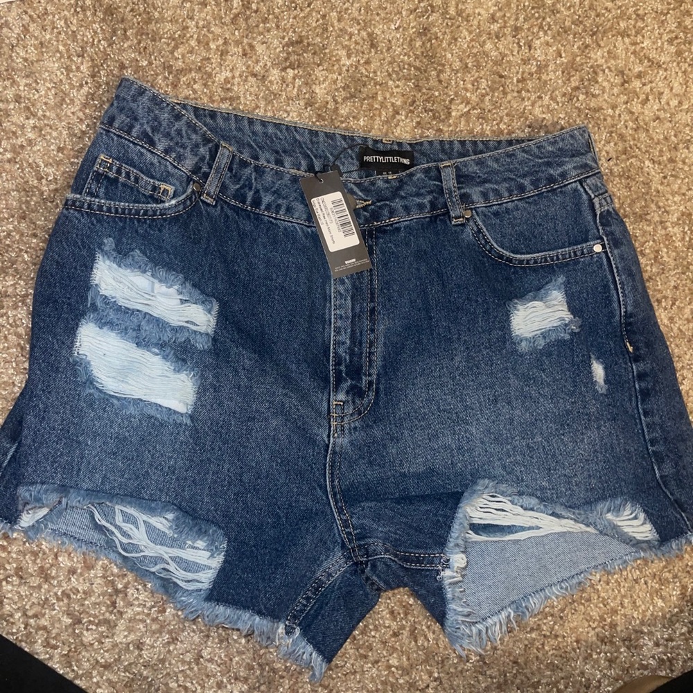 Pretty Little Thing- Indigo Blue Wash Distressed Raw Hem Mom Shorts